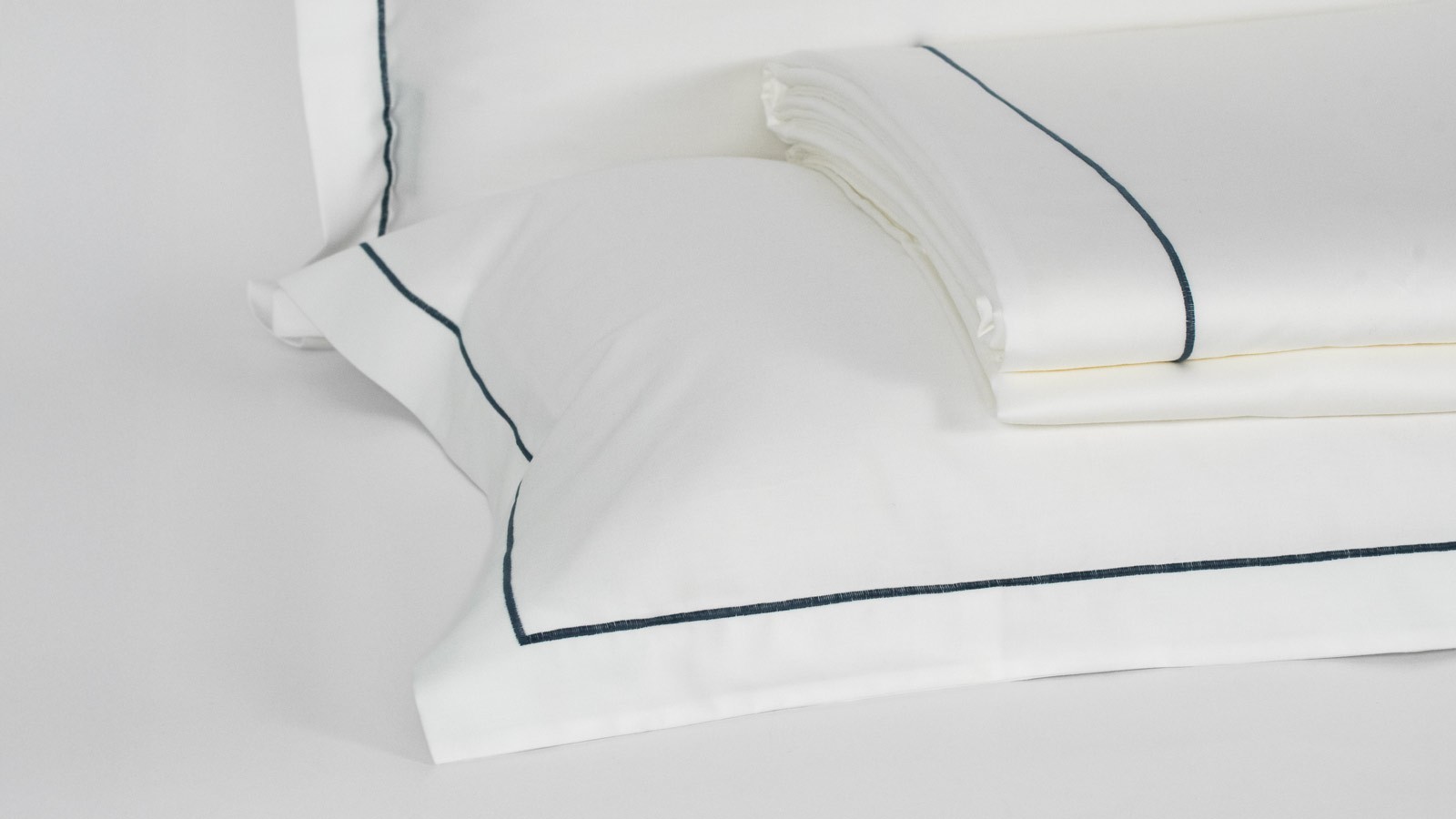 Lenjerie Bumbac Satinat Corola Marin